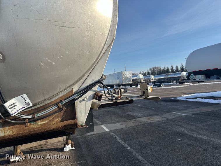 image for item FK1814 1969 Fruehauf tank trailer