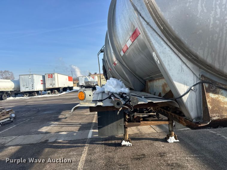 image for item FK1814 1969 Fruehauf tank trailer