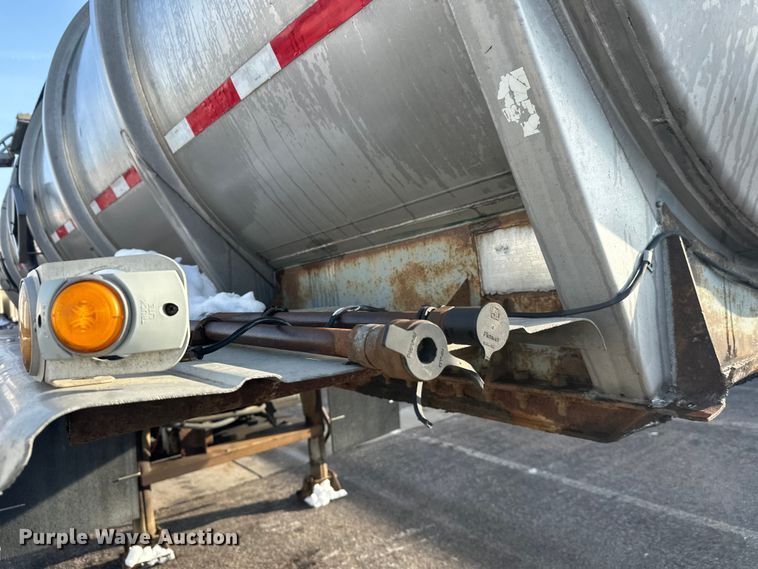 image for item FK1814 1969 Fruehauf tank trailer