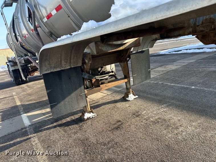 image for item FK1814 1969 Fruehauf tank trailer