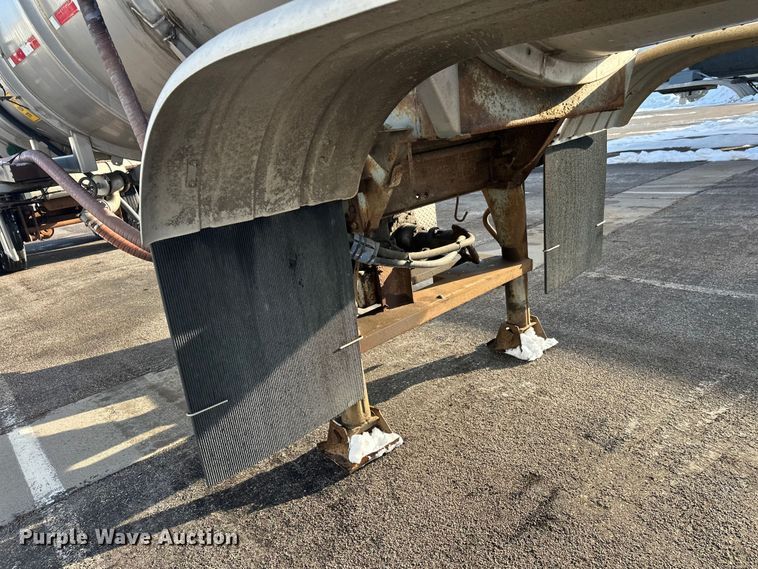 image for item FK1814 1969 Fruehauf tank trailer