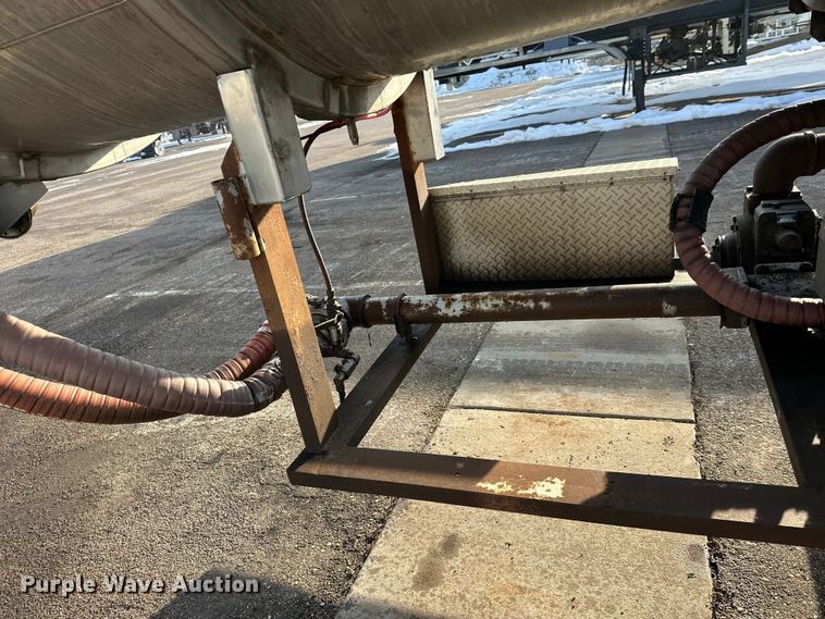 image for item FK1814 1969 Fruehauf tank trailer