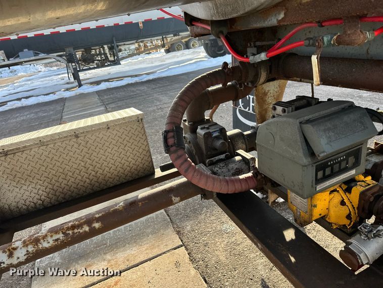 image for item FK1814 1969 Fruehauf tank trailer