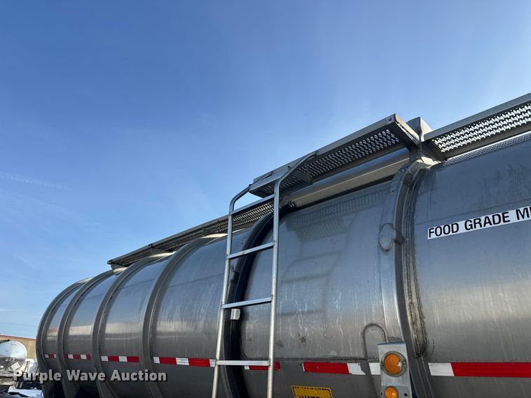 image for item FK1814 1969 Fruehauf tank trailer
