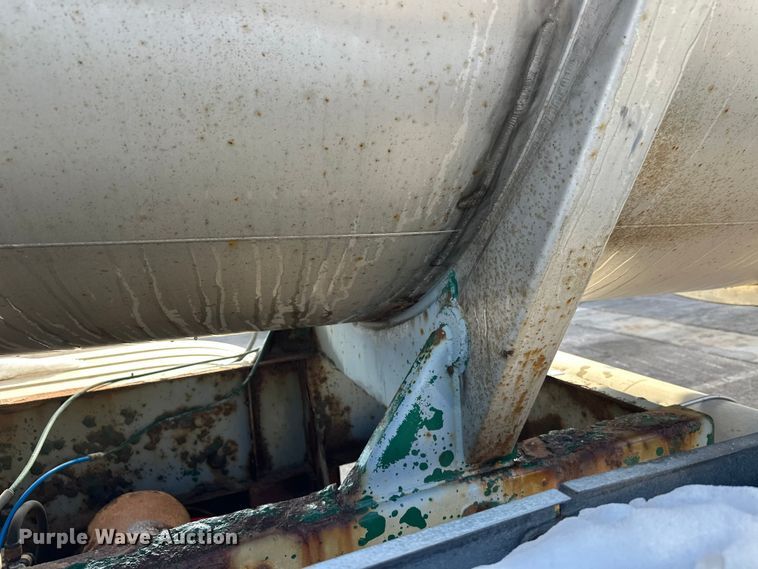 image for item FK1814 1969 Fruehauf tank trailer