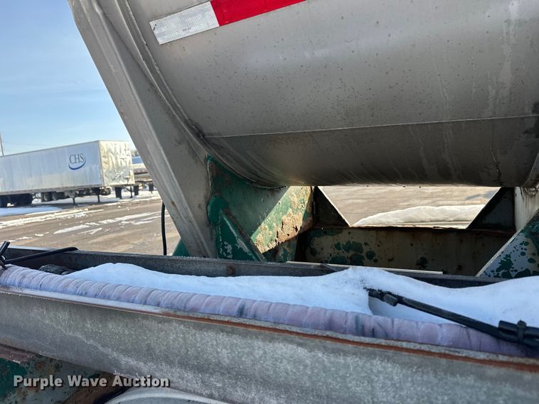 image for item FK1814 1969 Fruehauf tank trailer