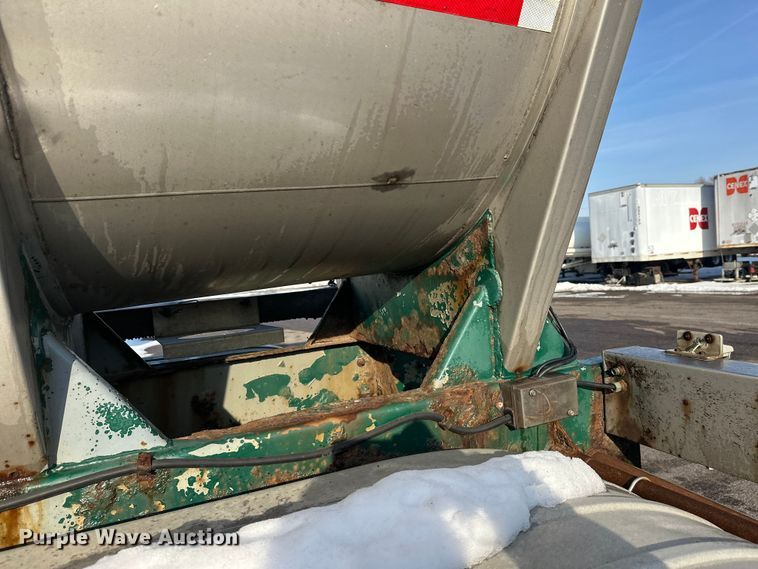 image for item FK1814 1969 Fruehauf tank trailer