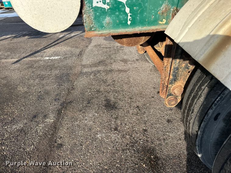 image for item FK1814 1969 Fruehauf tank trailer