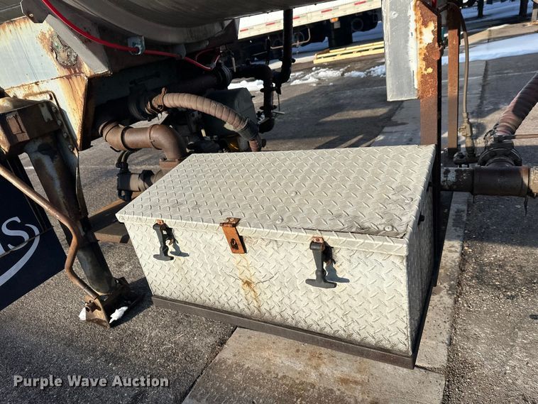 image for item FK1814 1969 Fruehauf tank trailer