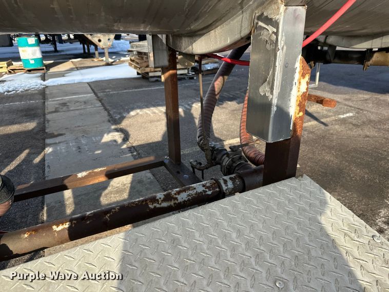 image for item FK1814 1969 Fruehauf tank trailer