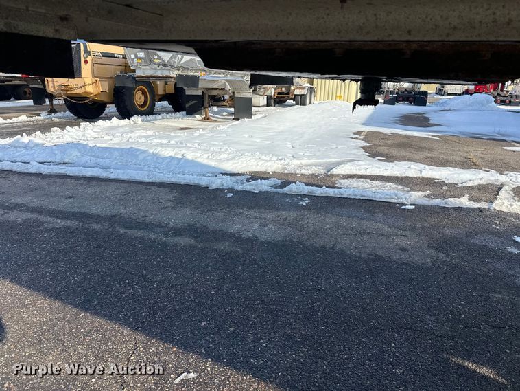 image for item FK1815 2002 Heil tank trailer