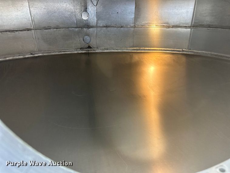 image for item FK1815 2002 Heil tank trailer