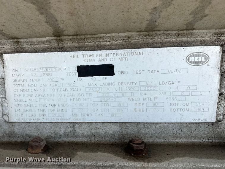 image for item FK1815 2002 Heil tank trailer