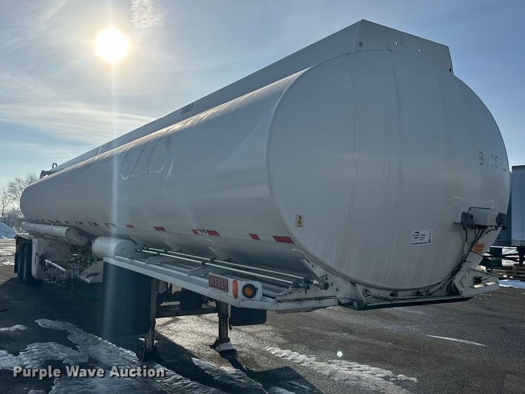 image for item FK1817 1994 Heil tank trailer