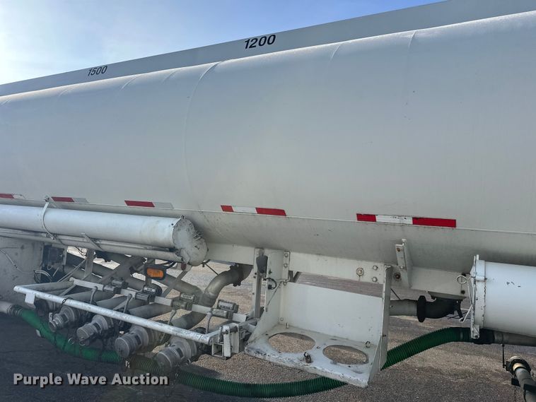 image for item FK1817 1994 Heil tank trailer