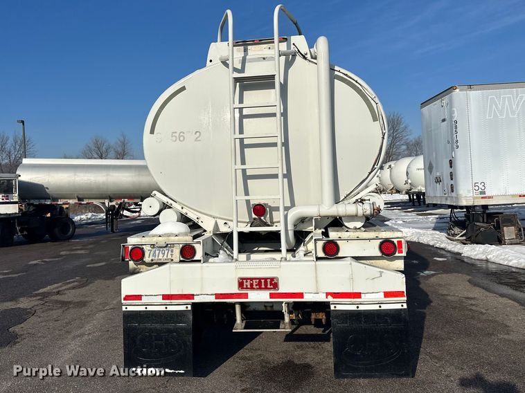 image for item FK1817 1994 Heil tank trailer