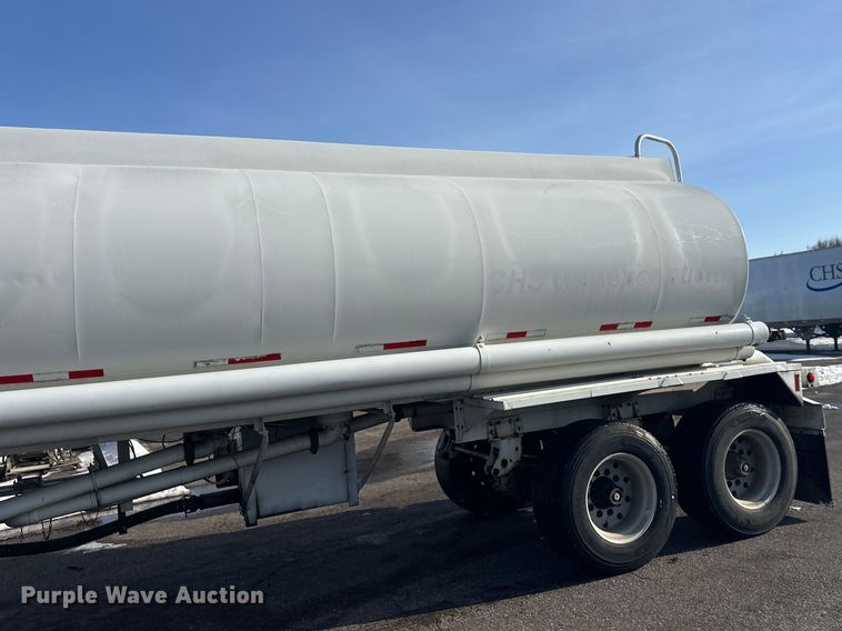 image for item FK1817 1994 Heil tank trailer