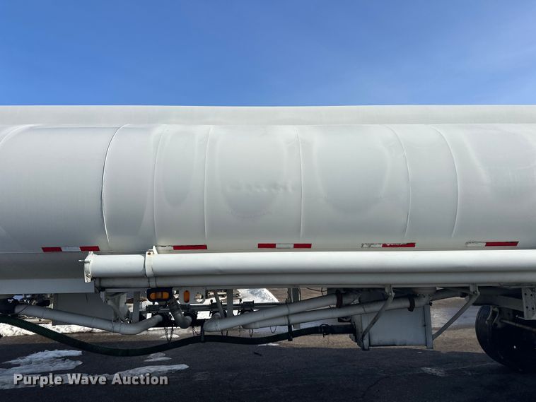 image for item FK1817 1994 Heil tank trailer