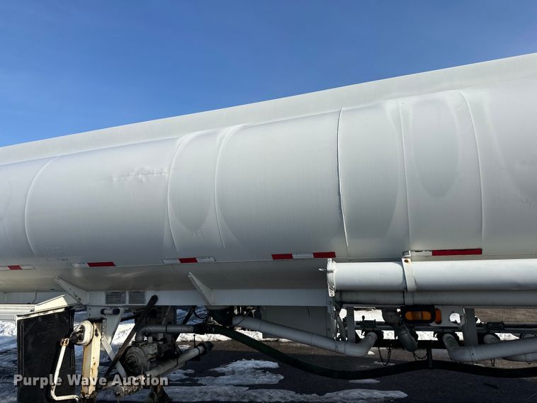 image for item FK1817 1994 Heil tank trailer