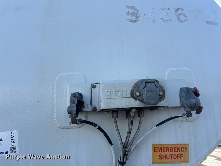 image for item FK1817 1994 Heil tank trailer