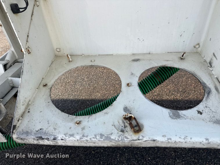 image for item FK1817 1994 Heil tank trailer