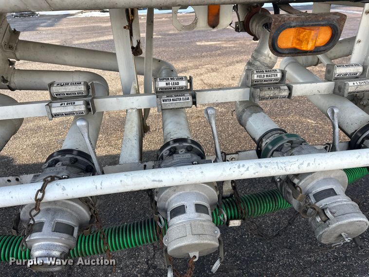 image for item FK1817 1994 Heil tank trailer