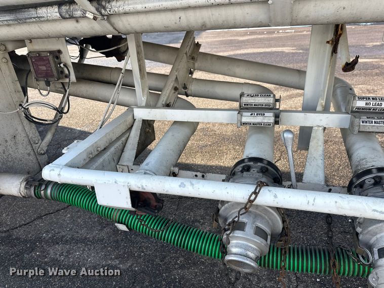 image for item FK1817 1994 Heil tank trailer