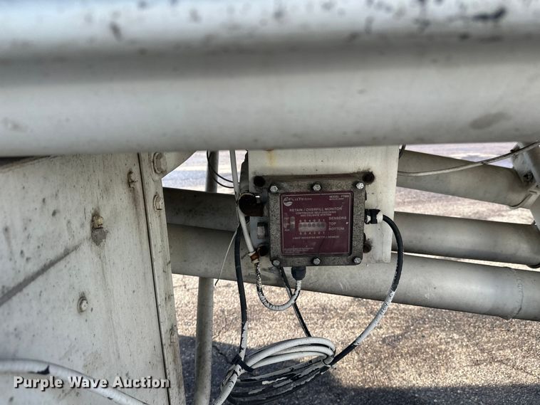 image for item FK1817 1994 Heil tank trailer