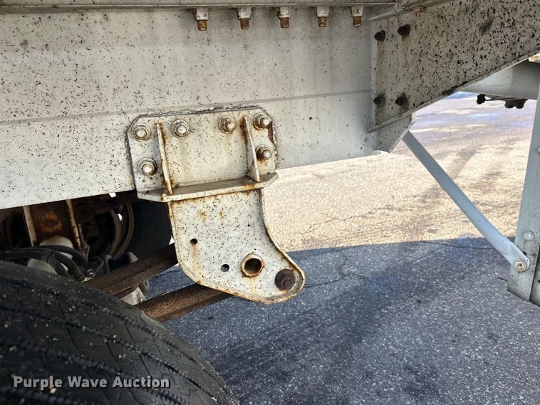 image for item FK1817 1994 Heil tank trailer