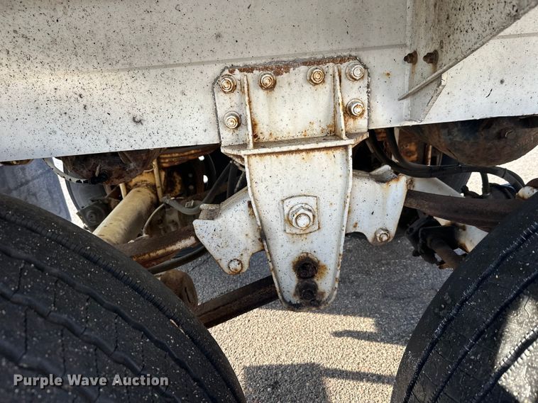 image for item FK1817 1994 Heil tank trailer