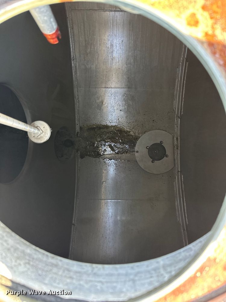 image for item FK1817 1994 Heil tank trailer