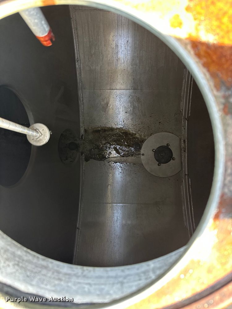 image for item FK1817 1994 Heil tank trailer