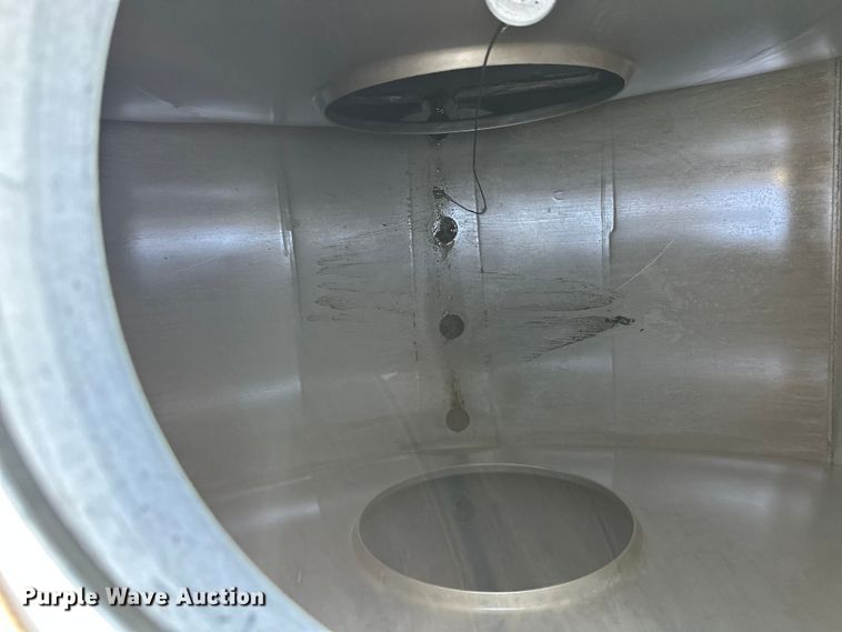 image for item FK1817 1994 Heil tank trailer