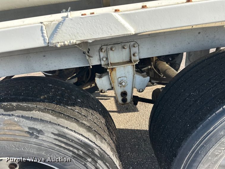 image for item FK1817 1994 Heil tank trailer