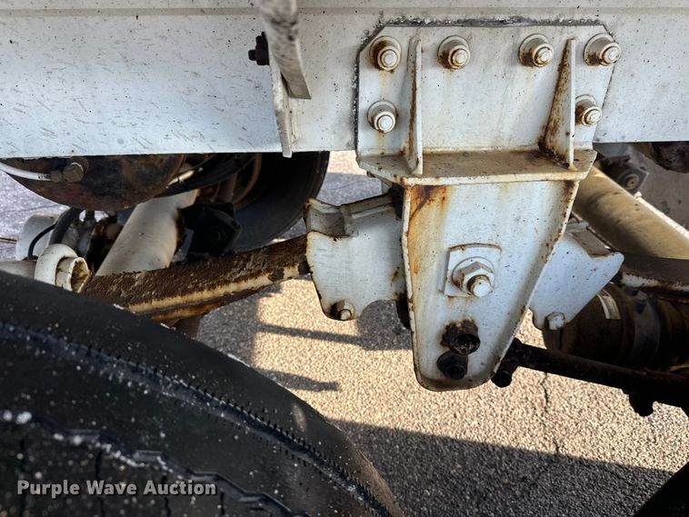 image for item FK1817 1994 Heil tank trailer