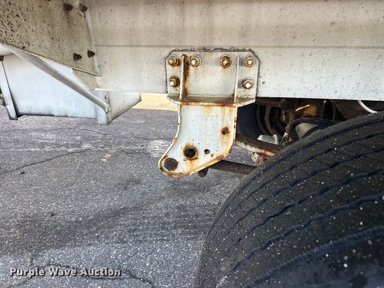 image for item FK1817 1994 Heil tank trailer