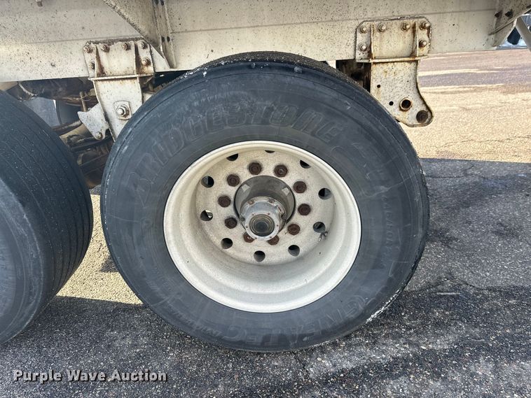 image for item FK1817 1994 Heil tank trailer