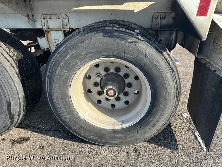 image for item FK1817 1994 Heil tank trailer