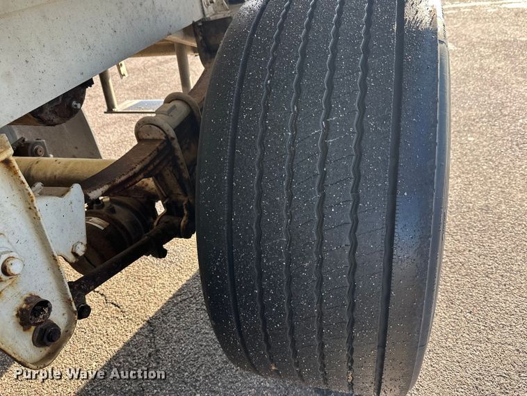 image for item FK1817 1994 Heil tank trailer