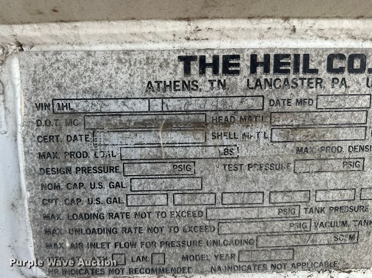 image for item FK1817 1994 Heil tank trailer