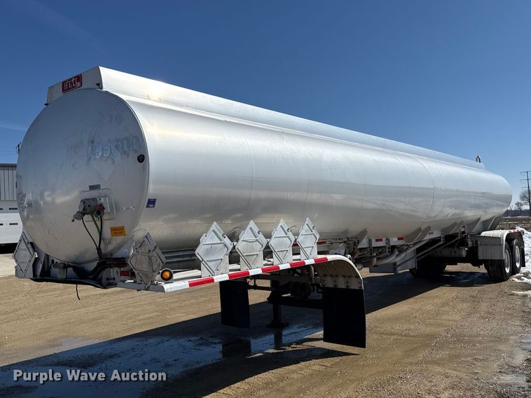 image for item ND9463 2009 Heil tank trailer