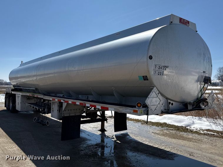 image for item ND9463 2009 Heil tank trailer