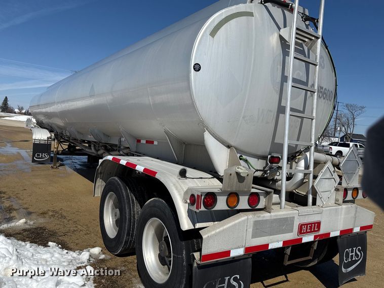 image for item ND9463 2009 Heil tank trailer