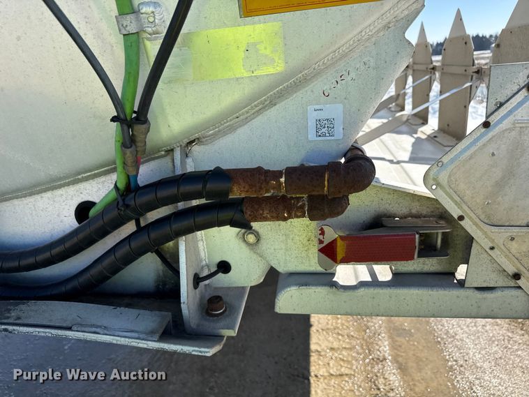 image for item ND9463 2009 Heil tank trailer