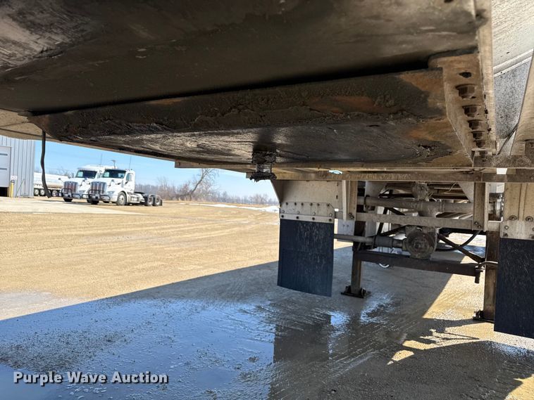 image for item ND9463 2009 Heil tank trailer