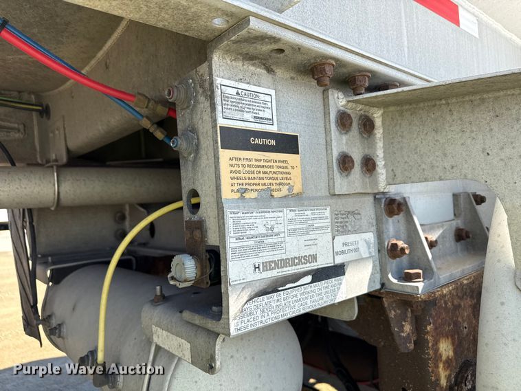 image for item ND9463 2009 Heil tank trailer