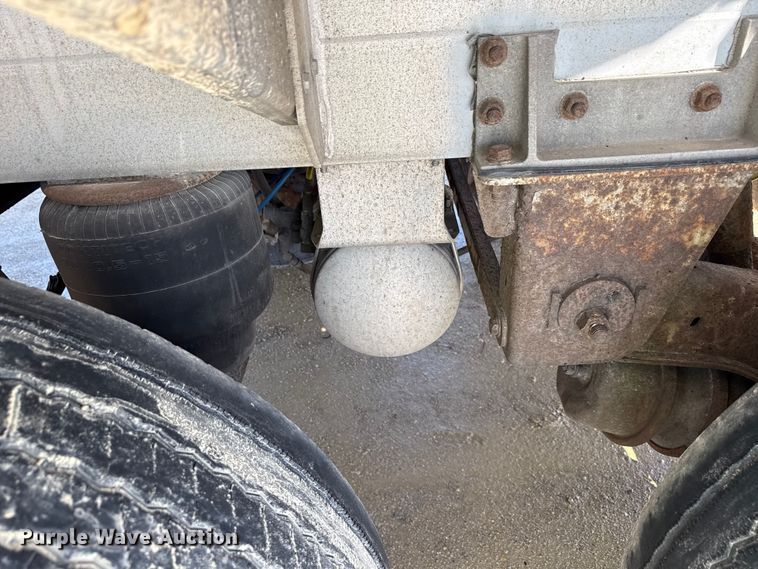 image for item ND9463 2009 Heil tank trailer