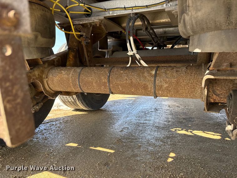 image for item ND9463 2009 Heil tank trailer