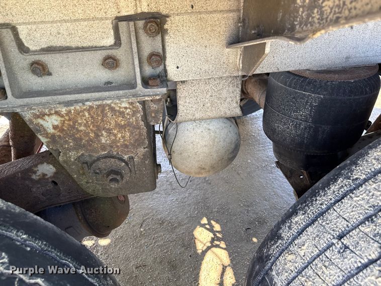 image for item ND9463 2009 Heil tank trailer