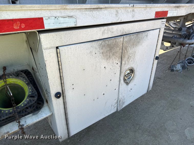 image for item ND9463 2009 Heil tank trailer